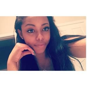 Meet your Posher, Nia